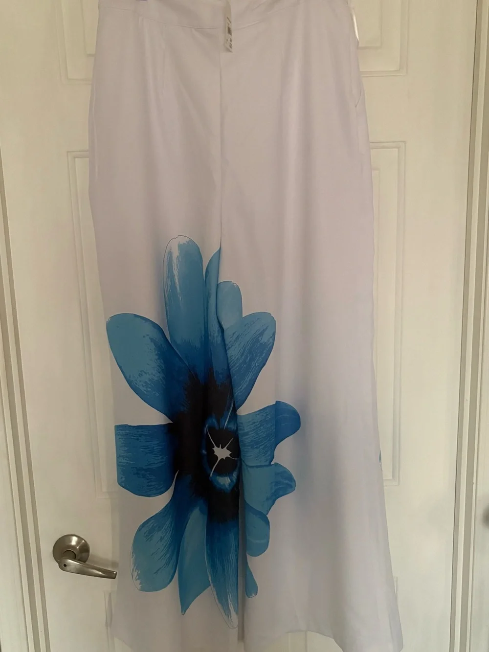 Cato White Cropped Pants with Blue Flower Accent